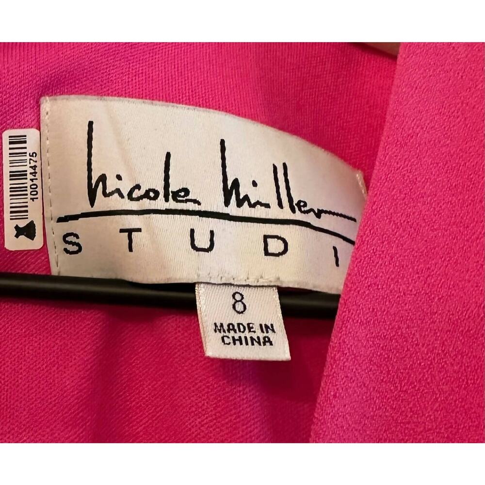 Vibrant Pink Culotte Jumpsuit with V-Neckline - Picture 3 of 9